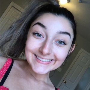 Meet your Posher, Alexandra